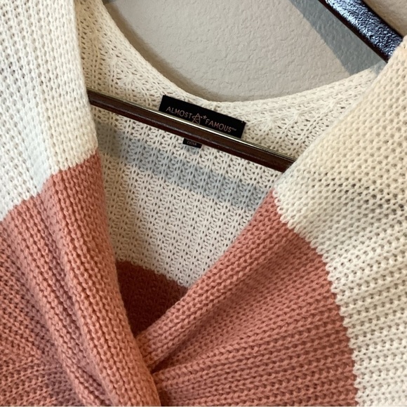 Almost Famous Twist Front Sweater Size M Cream Coral - Picture 6 of 9